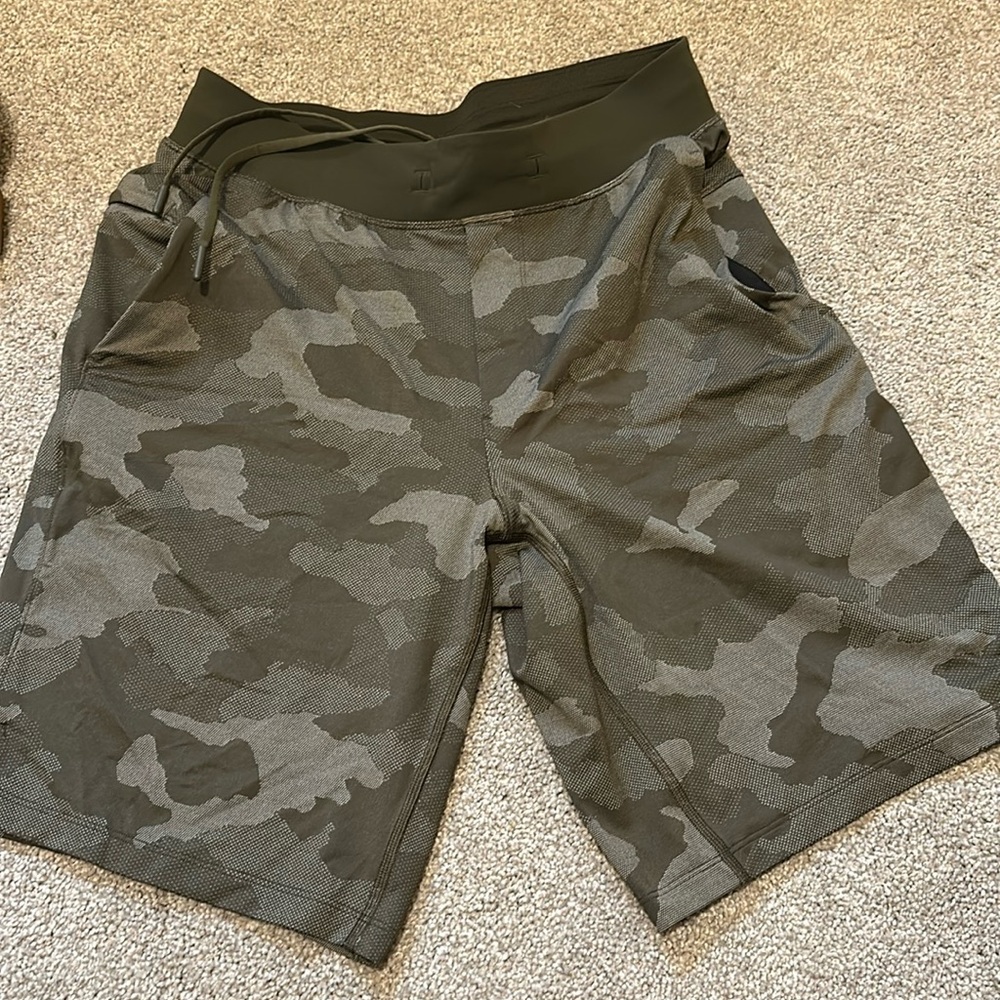 Lululemon men’s workout shorts